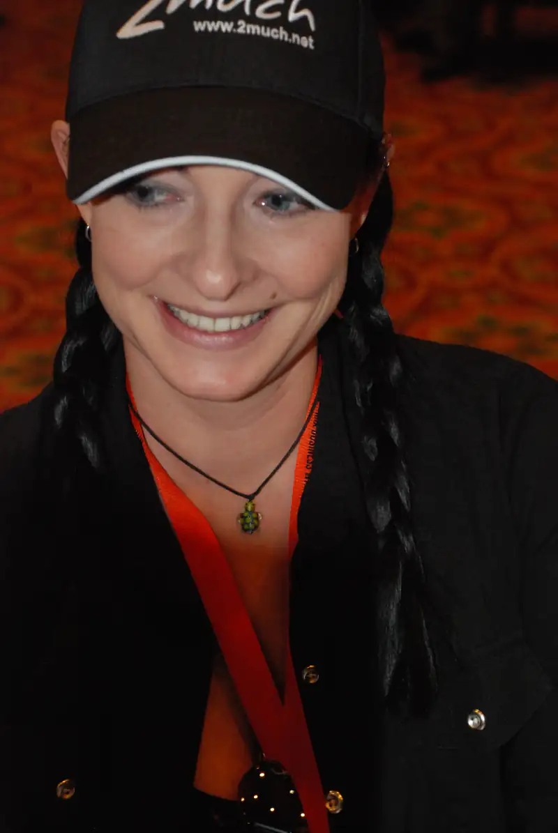 2MUCH.NET - 2Much-dsc-1937