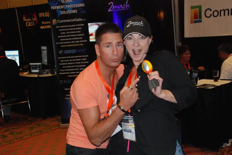 2MUCH.NET - 2Much-dsc-1976