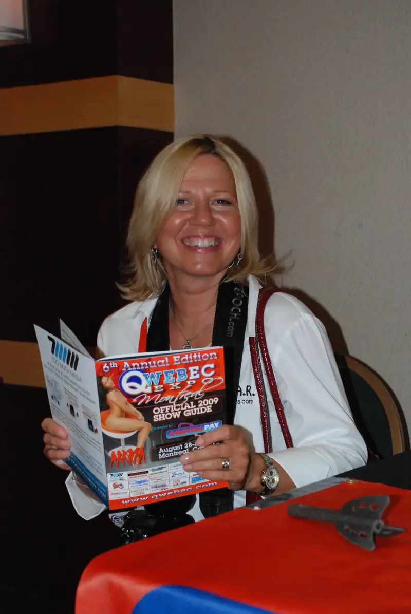 2MUCH.NET - 2Much-dsc-1977