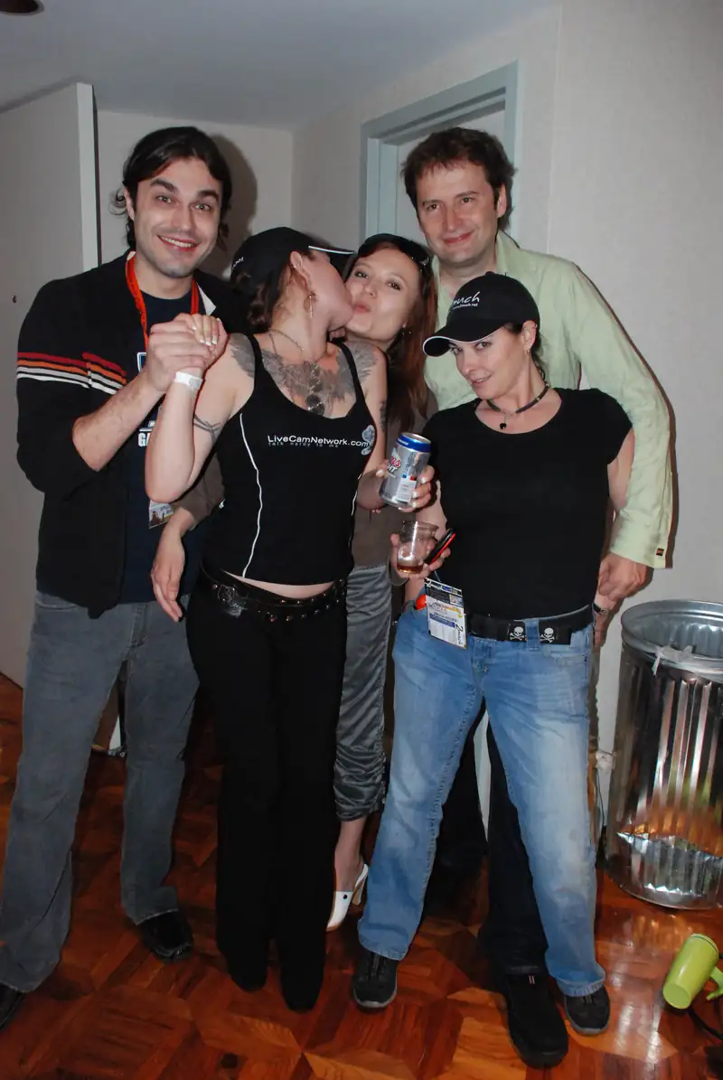 2MUCH.NET - 2Much-dsc-2129