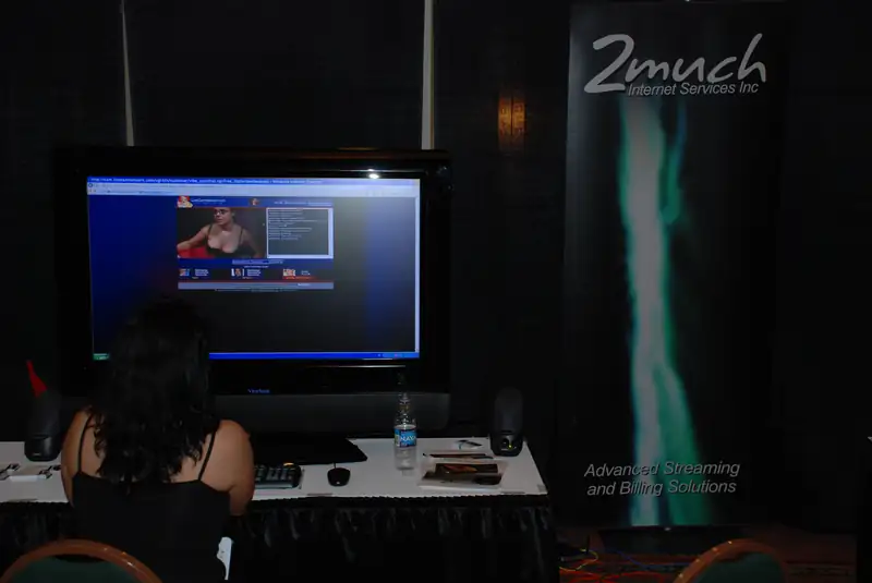 2MUCH.NET - 2Much-dsc-5225