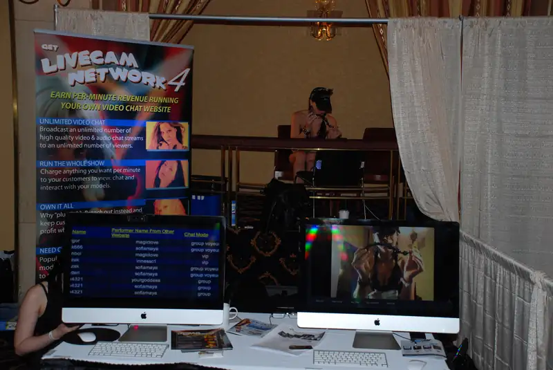 2MUCH.NET - 2Much-dsc-9777