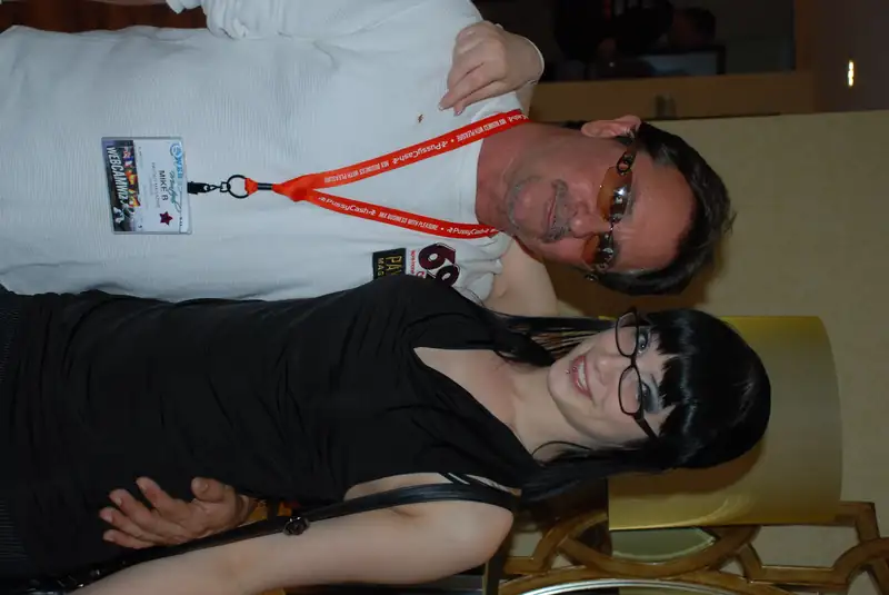 2MUCH.NET - 2Much-dsc-9806