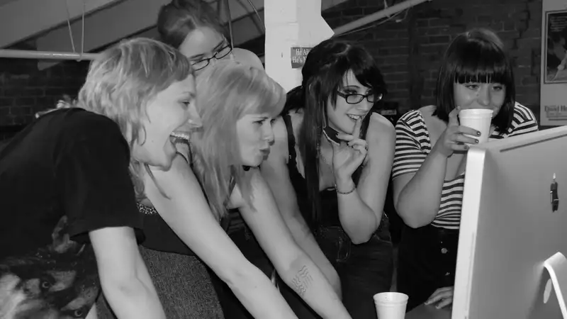 2MUCH.NET - 2much-9-2