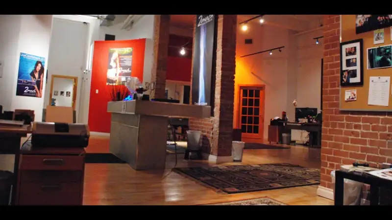 2MUCH.NET - 2much-officespace1